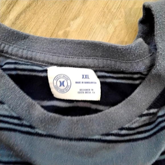 Men's Hurley Tee 🐟 EUC - Picture 3 of 3